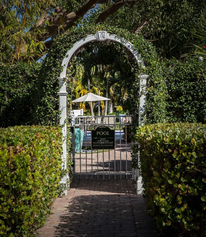 Olde Marco Island Inn And Suites Εξωτερικό φωτογραφία